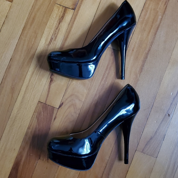 Kelsi Dagger Brooklyn Tiffany Platform Pump - Picture 2 of 13